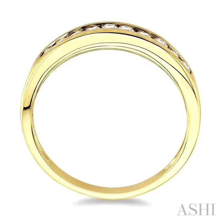 1/4 Ctw Channel Set Round Cut Diamond Band in 14K Yellow Gold