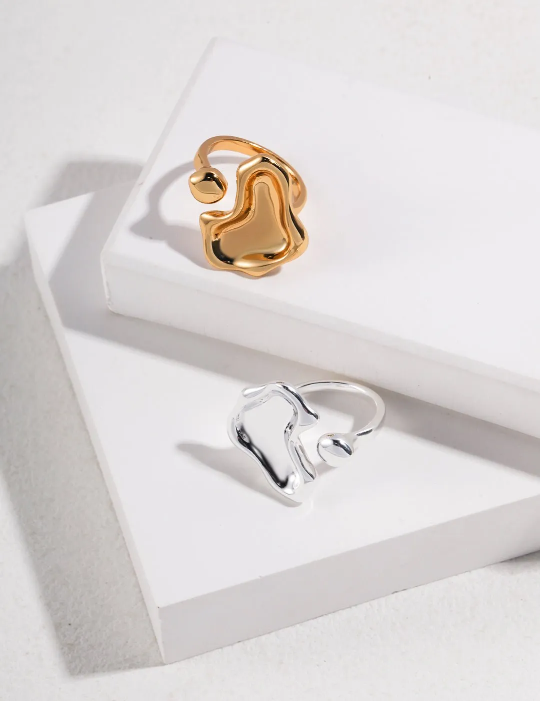 Charming Love Heart Rings That Open