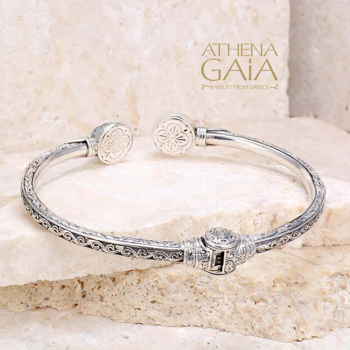 Cyclades Circle Hinge Open Bracelet