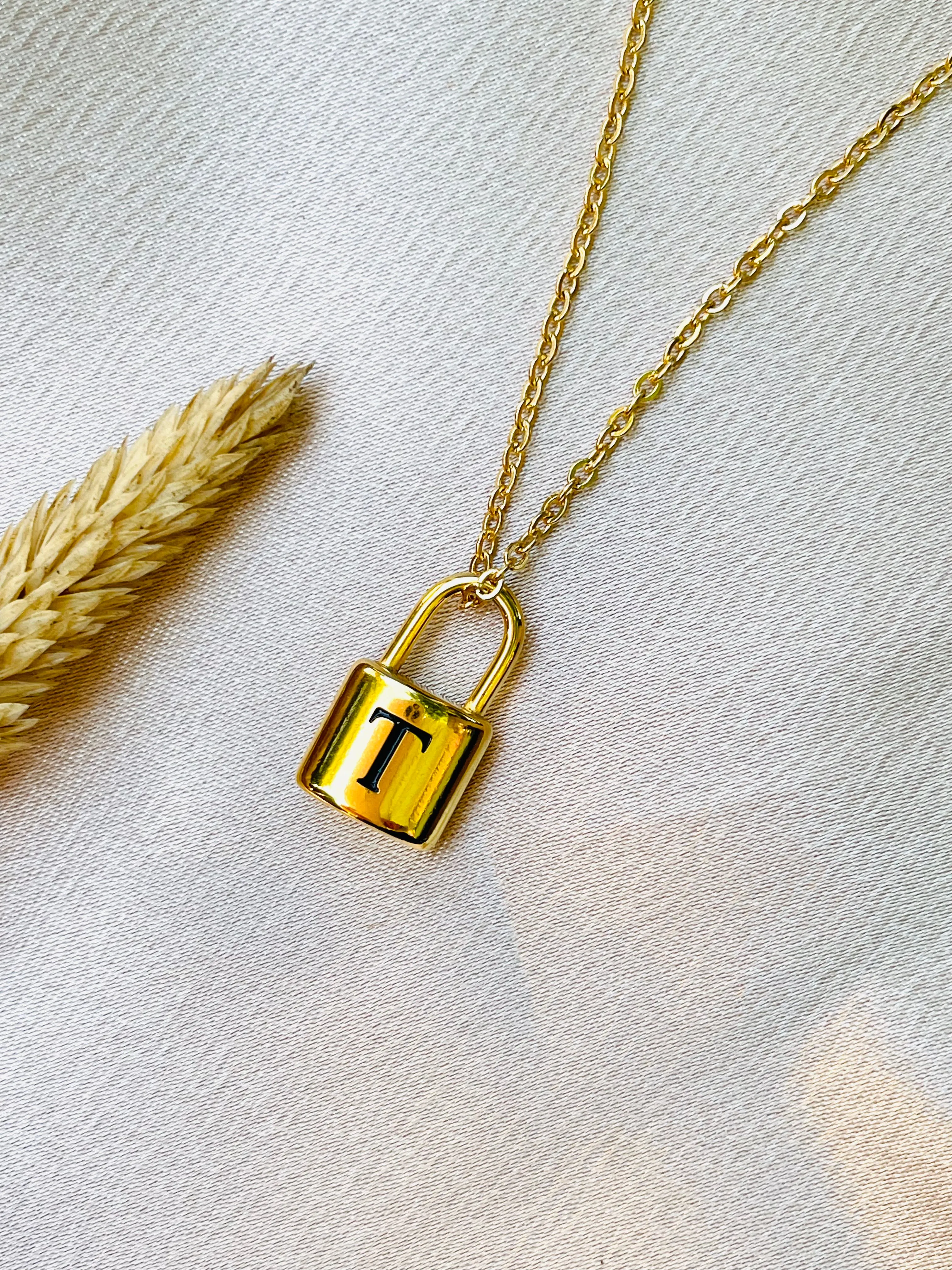 Initial letter necklace,gold chain lock#-0868SSN-08