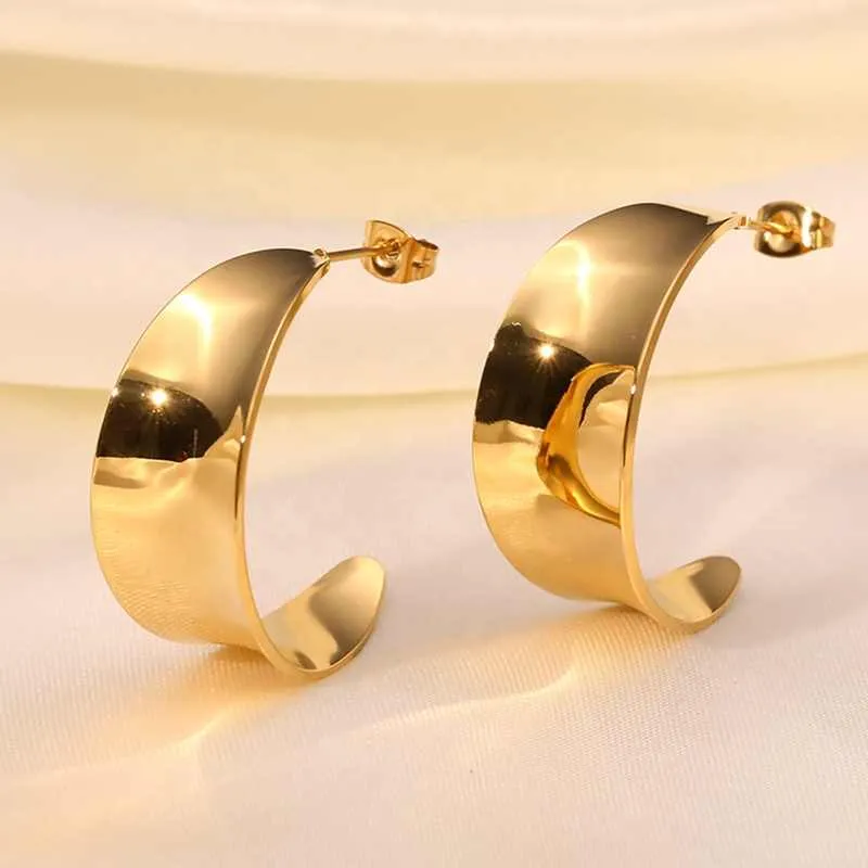 Stylish and Elegant Gold Knot Stud Earrings for Any Occasion